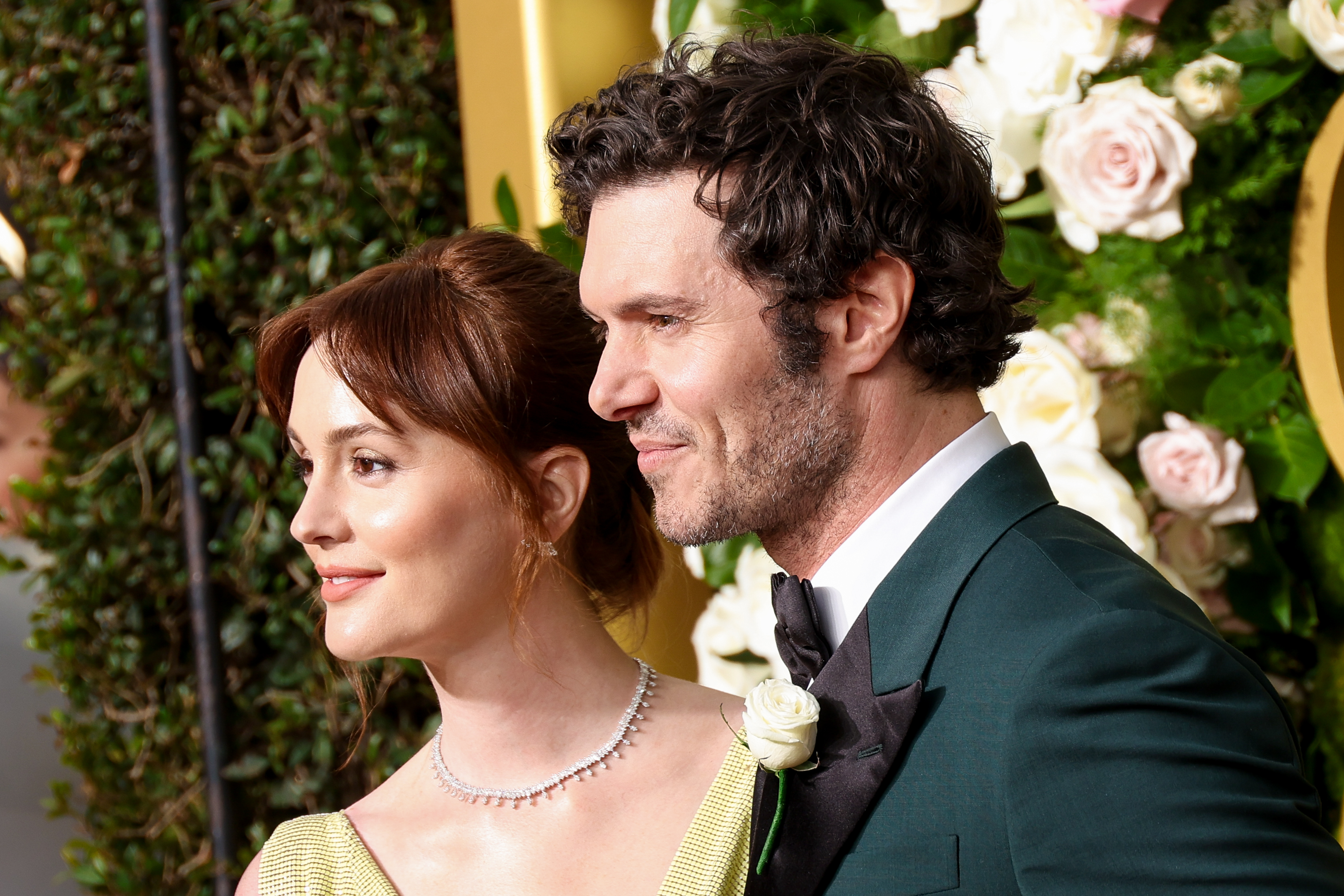 Leighton Meester i Adam Brody podczas 82. dorocznych Złotych Globów, które odbyły się w The Beverly Hilton 5 stycznia 2025 r. w Beverly Hills w Kalifornii. | Źródło: Getty Images