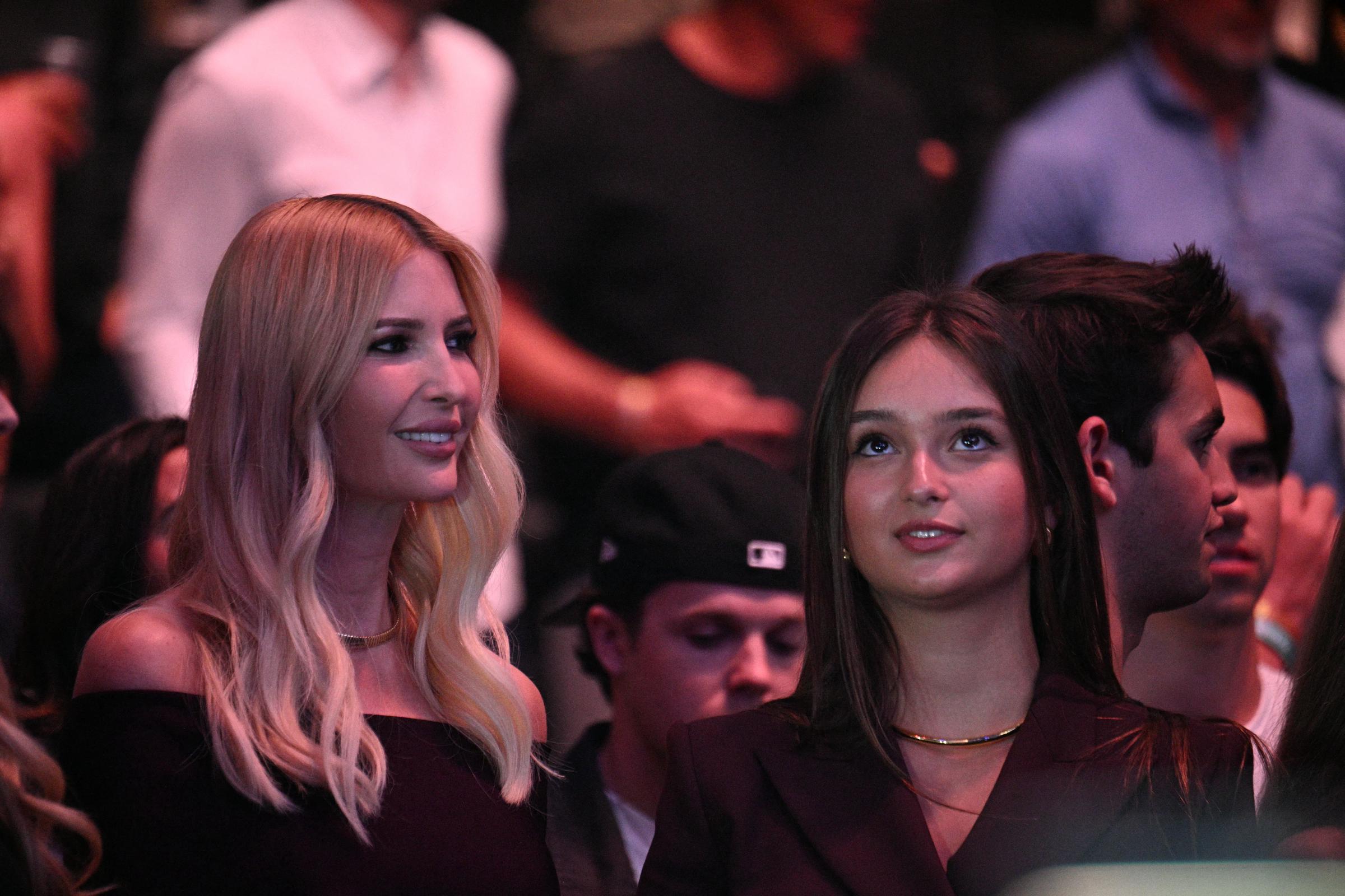 Ivanka Trump i Arabella Kushner na gali UFC 327: Jiri Prochazka kontra Carlos Ulberg w Kaseya Center w Miami, 11 kwietnia 2026 r. | Źródło: Getty Images