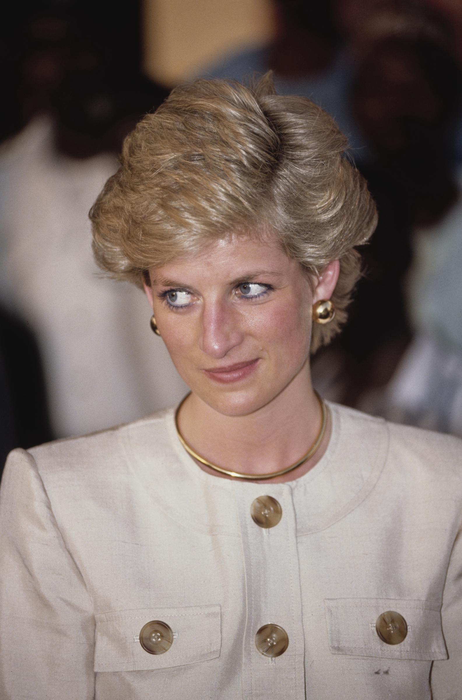 Księżna Diana odwiedzająca pałac Shehu z Borno w Maiduguri, Nigeria, w marcu 1990 r. | Źródło: Getty Images