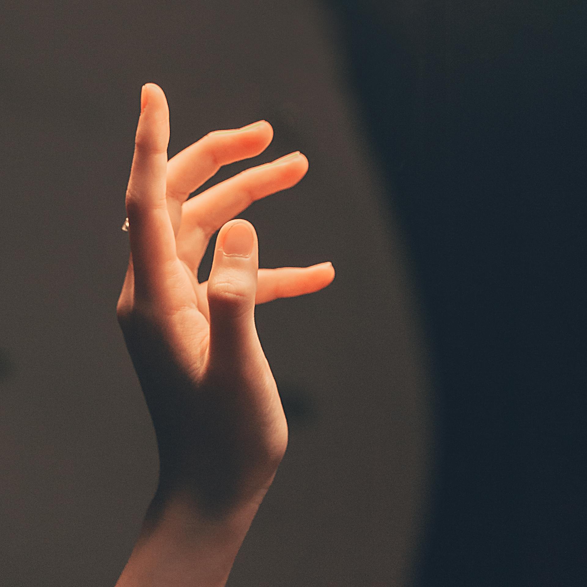 Wyciągnięta ręka | Źródło: Pexels