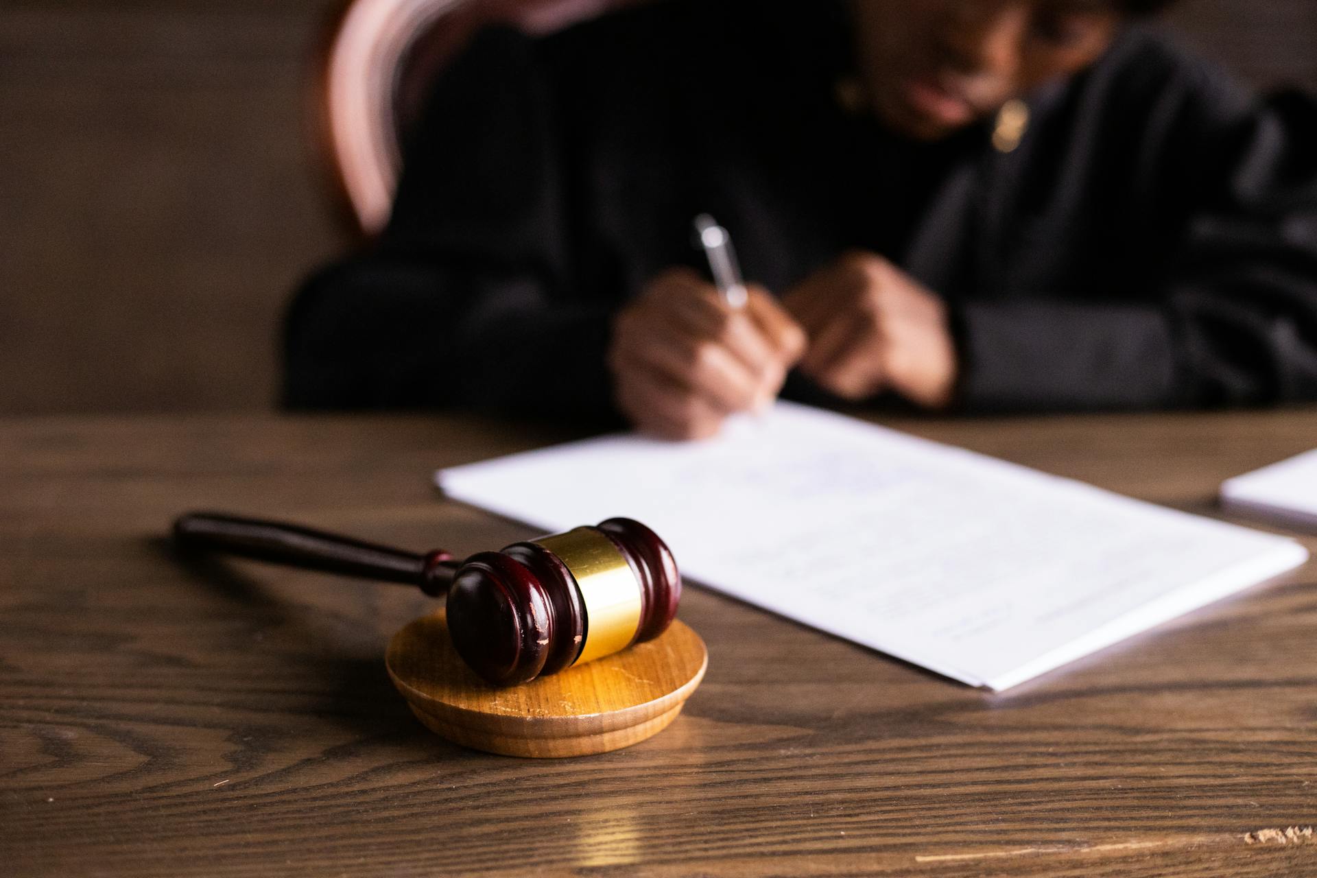 Sędzia w sądzie | Źródło: Pexels