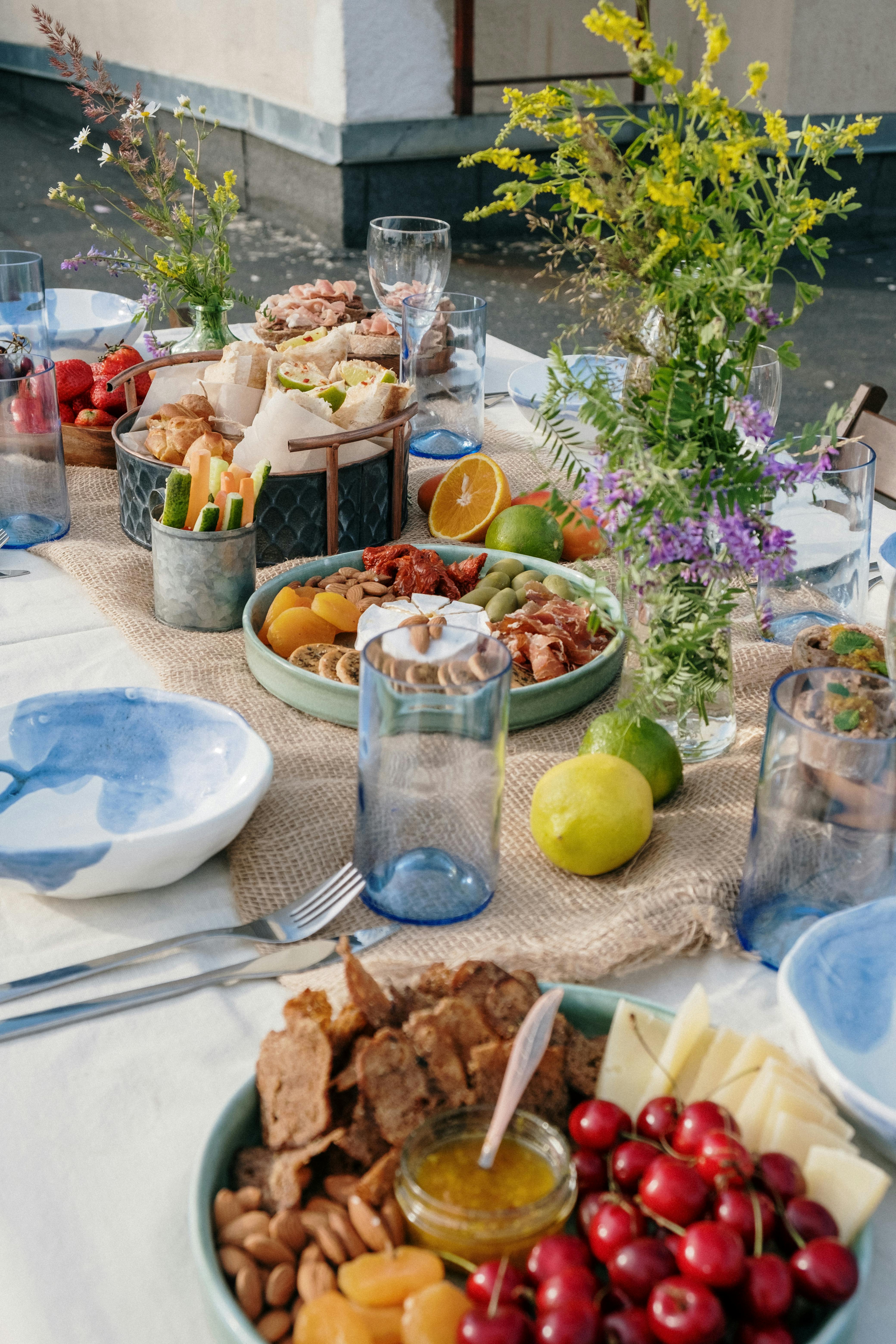 Stół nakryty na brunch | Źródło: Pexels