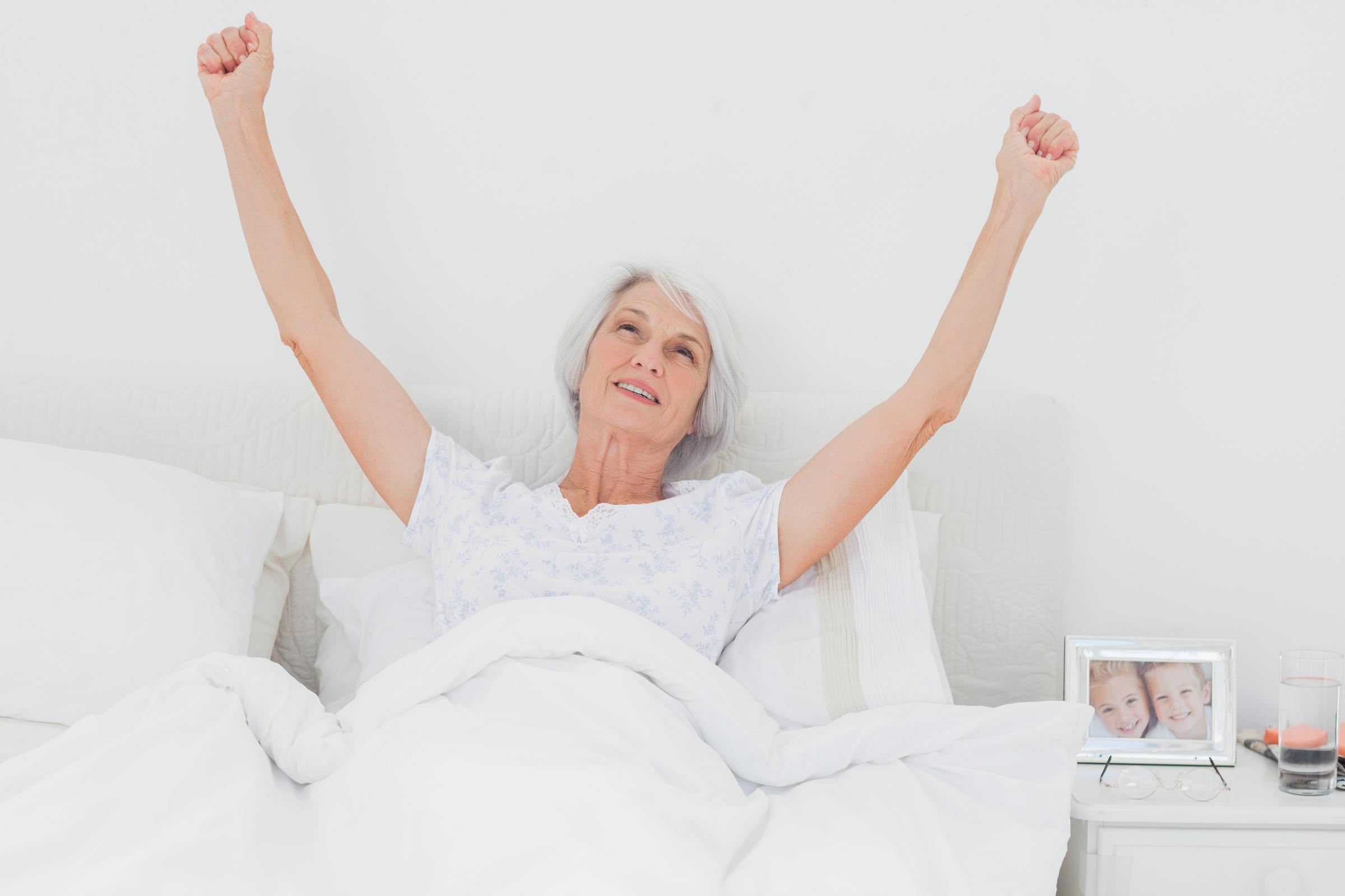 Kobieta budząca się rano | Źródło: Shutterstock